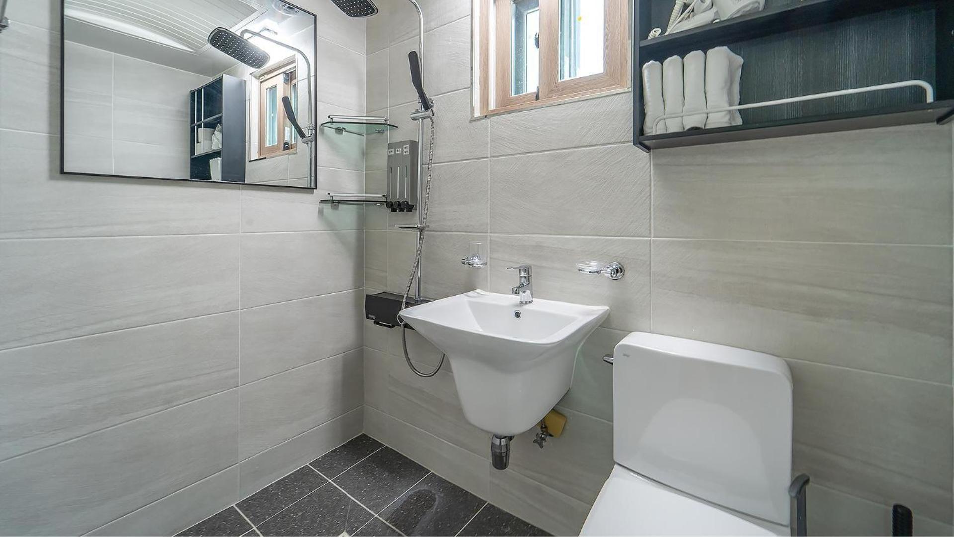 Daebudo Juni Pension Ansan Room photo